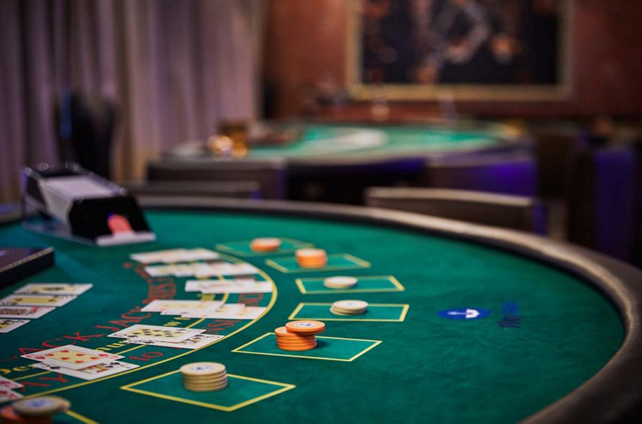 Three Key Ways The Professionals Use For Online Casino